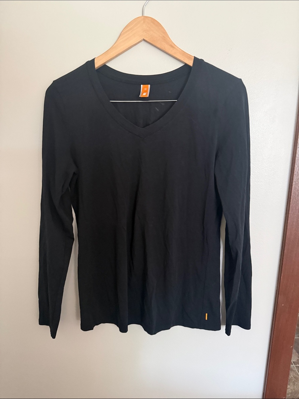 Lucy Black V-Neck Long Sleeve Tee
